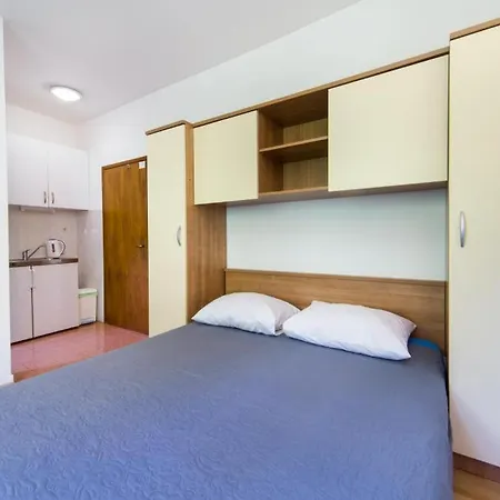 Apartmani More