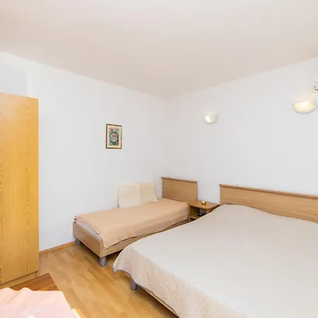 Apartmani More *
