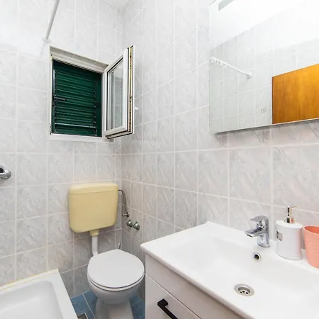 Apartamento Apartmani More Gradac (Split-Dalmatia)