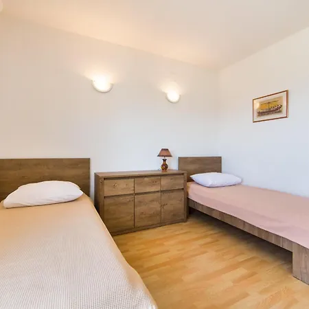Apartamento Apartmani More Gradac (Split-Dalmatia)