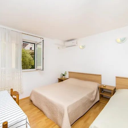 Apartamento Apartmani More Gradac (Split-Dalmatia)