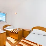 Apartmani More *