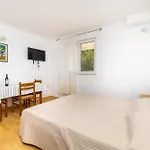 Apartmani More شقة *
