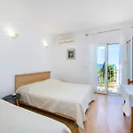 Apartmani More شقة *