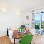 Apartmani More