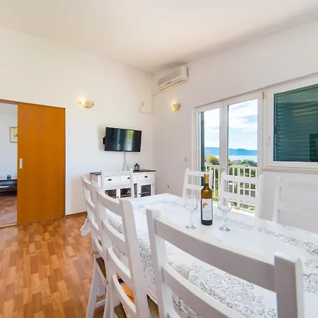 Apartment Apartmani More Gradac (Split-Dalmatia)