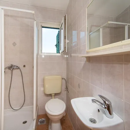 Apartmani More