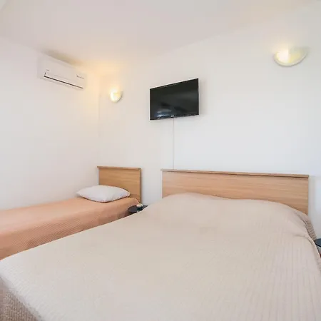 Apartmani More * Gradac