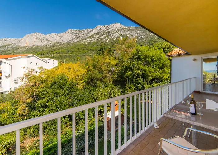 Apartmani More Gradac (Split-Dalmatia)