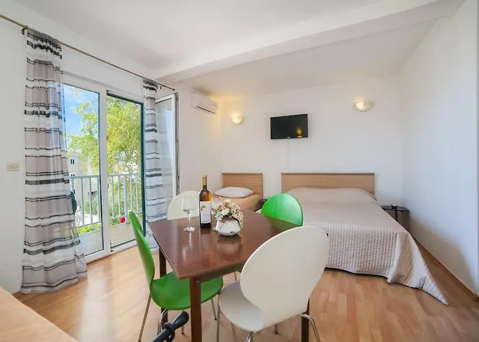 Apartmani More